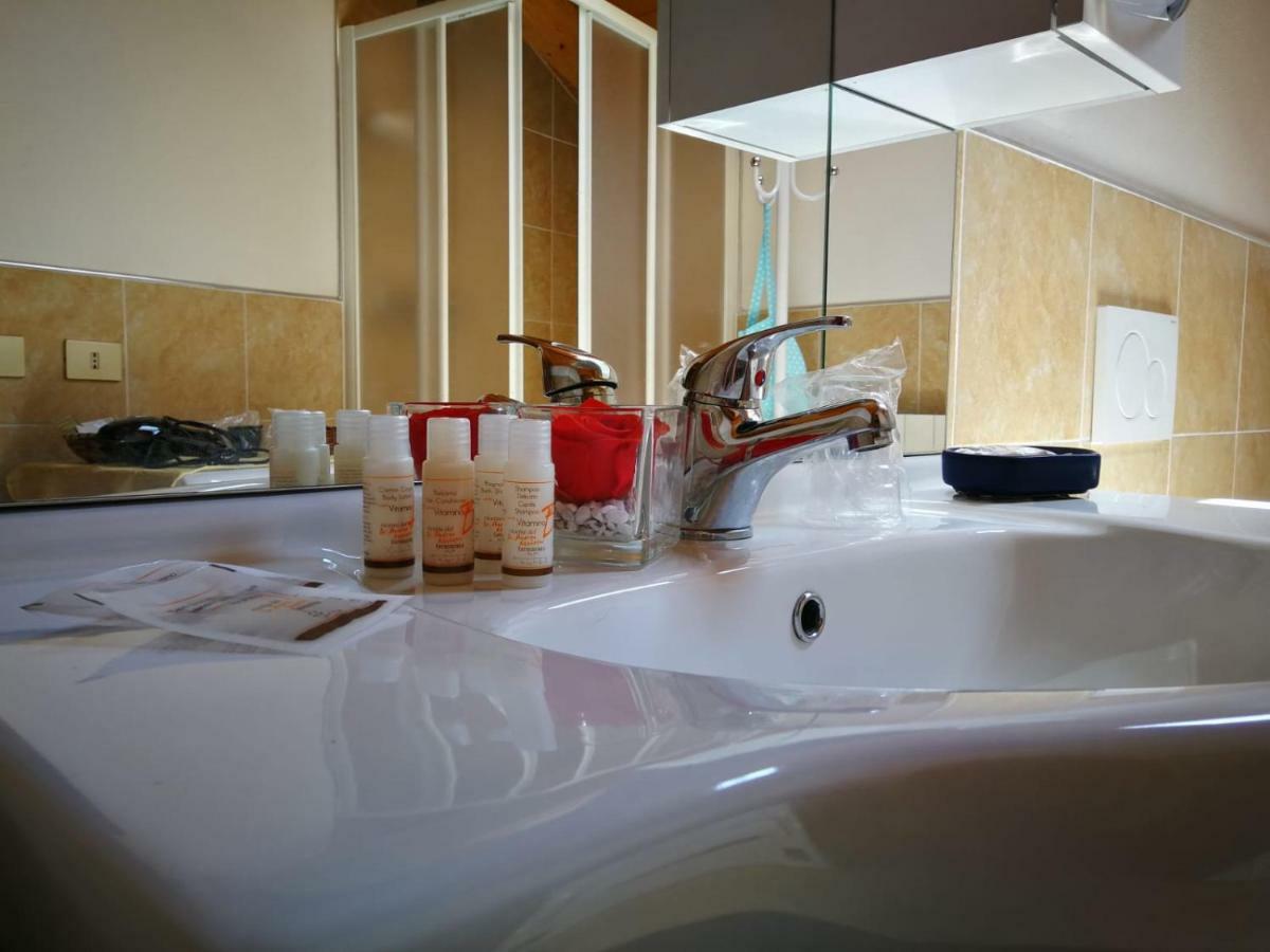 Il Planetario Apartment แวร์บาเนีย ภายนอก รูปภาพ